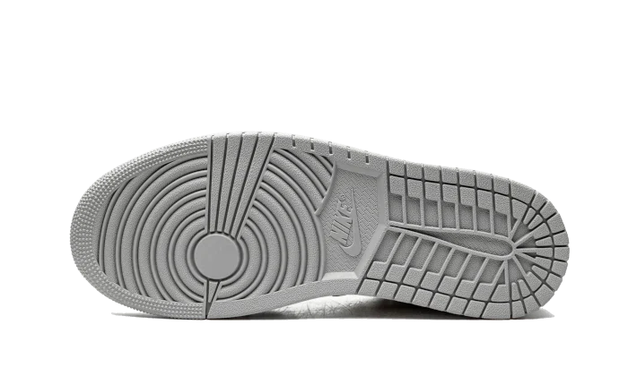 Air Jordan 1 Low SE Light Smoke Grey Gym Red - Image 3
