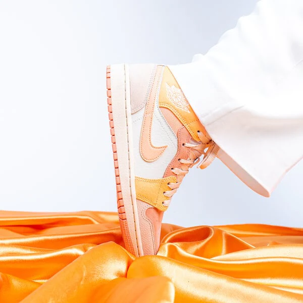 Air Jordan 1 Mid Apricot Orange - Image 7