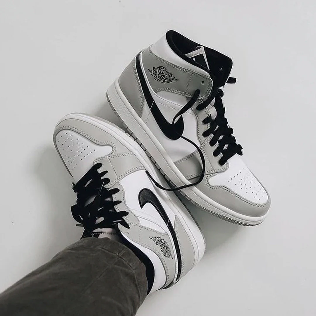 Air Jordan 1 Mid Light Smoke Grey - Image 2