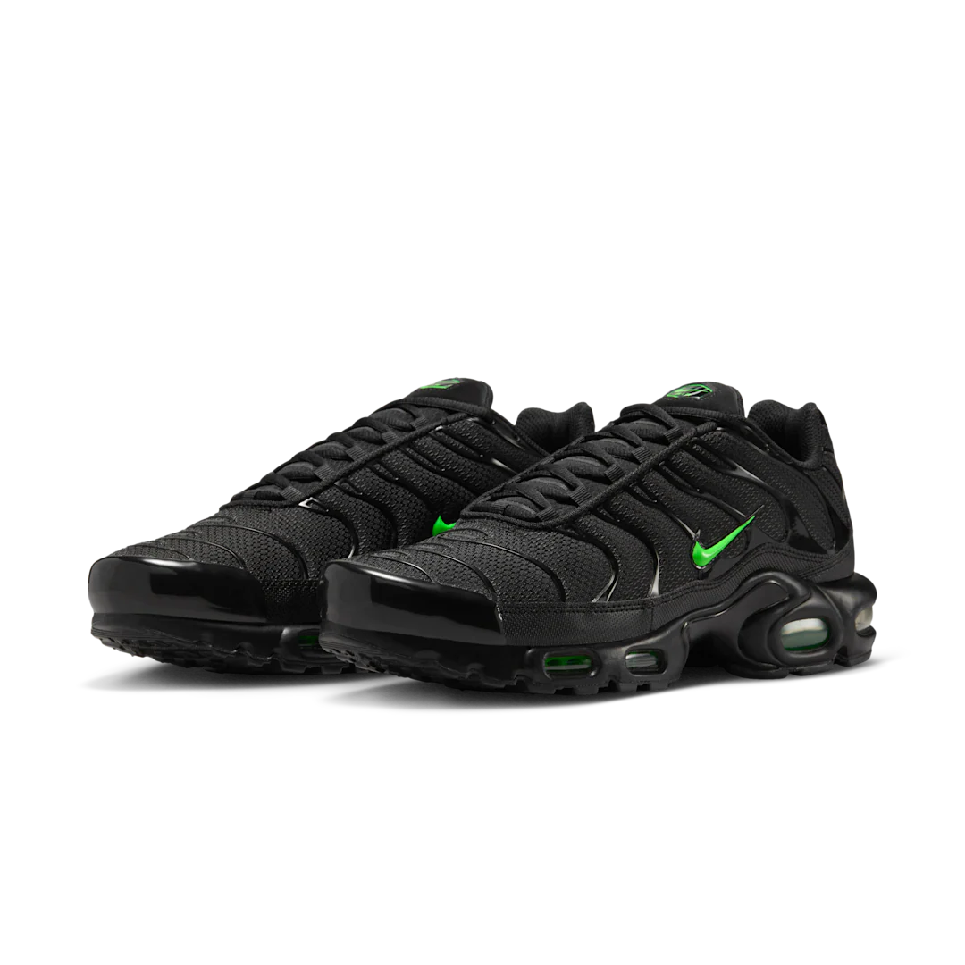Nike Air Max Plus Black Green Strike - Image 2