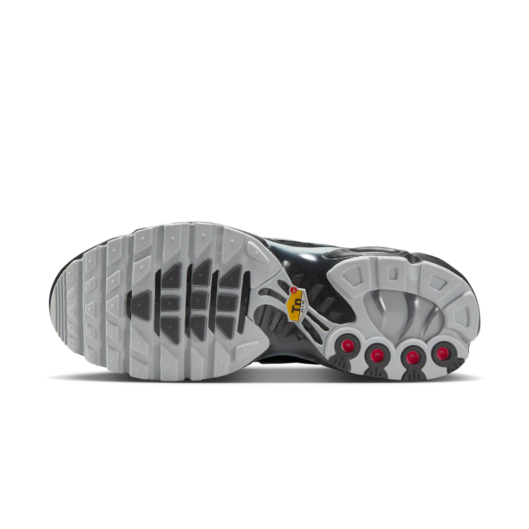 Nike Air Max Plus SE Black Wolf Grey - Image 4