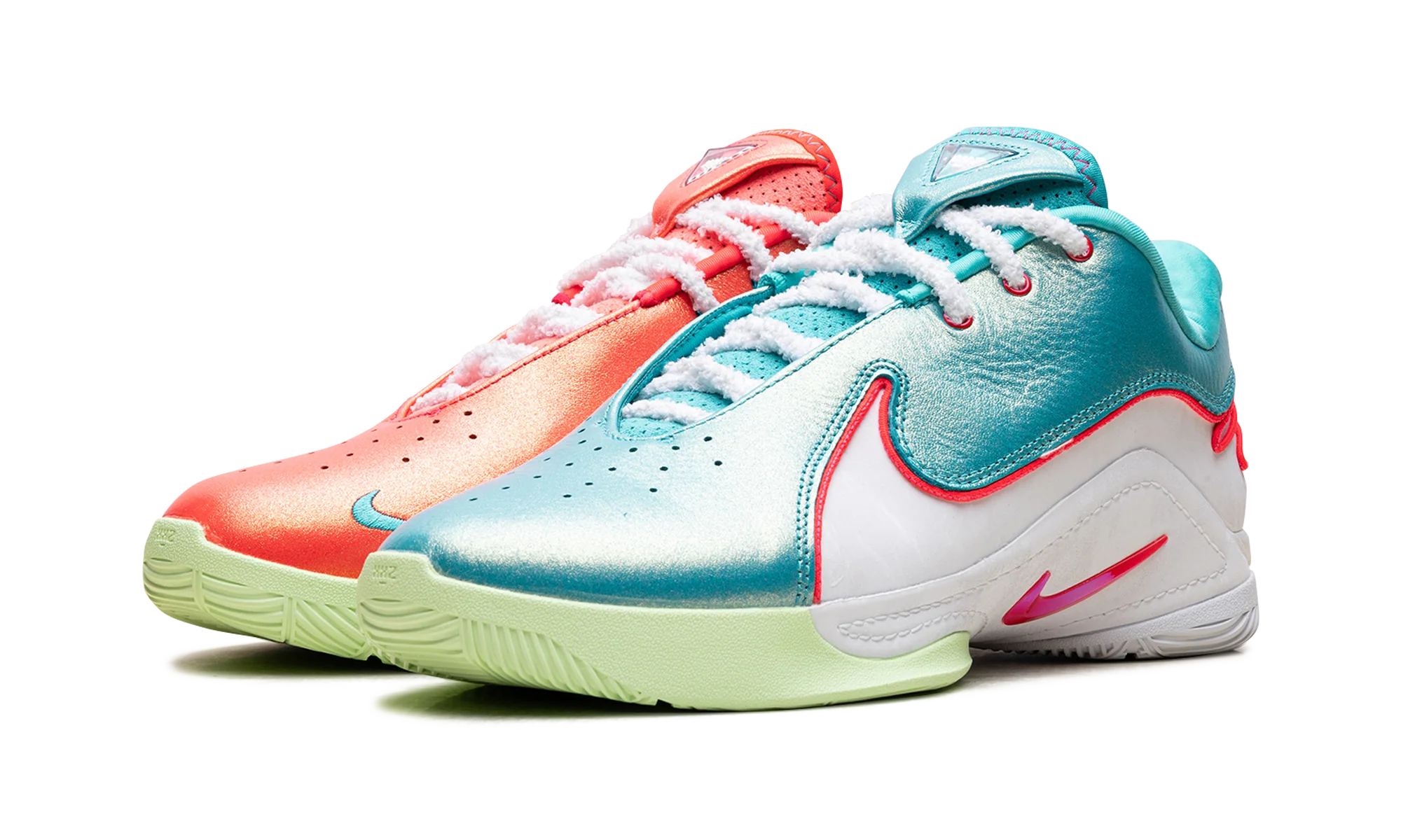 Nike LeBron 22 Christmas - Image 2