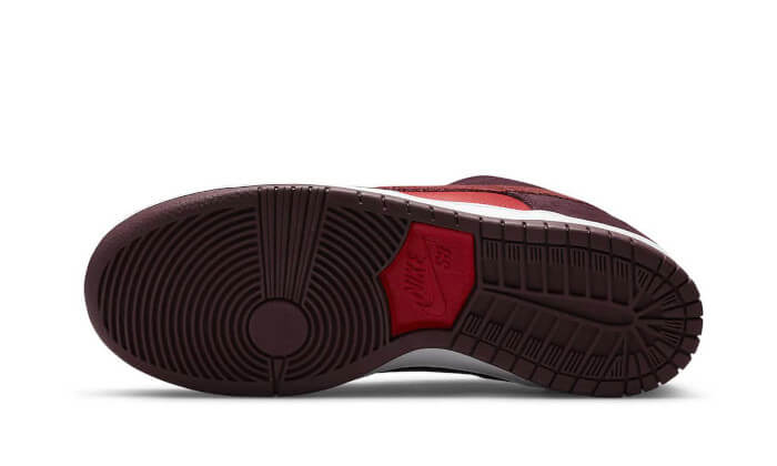 Nike SB Dunk Low Cherry - Image 3