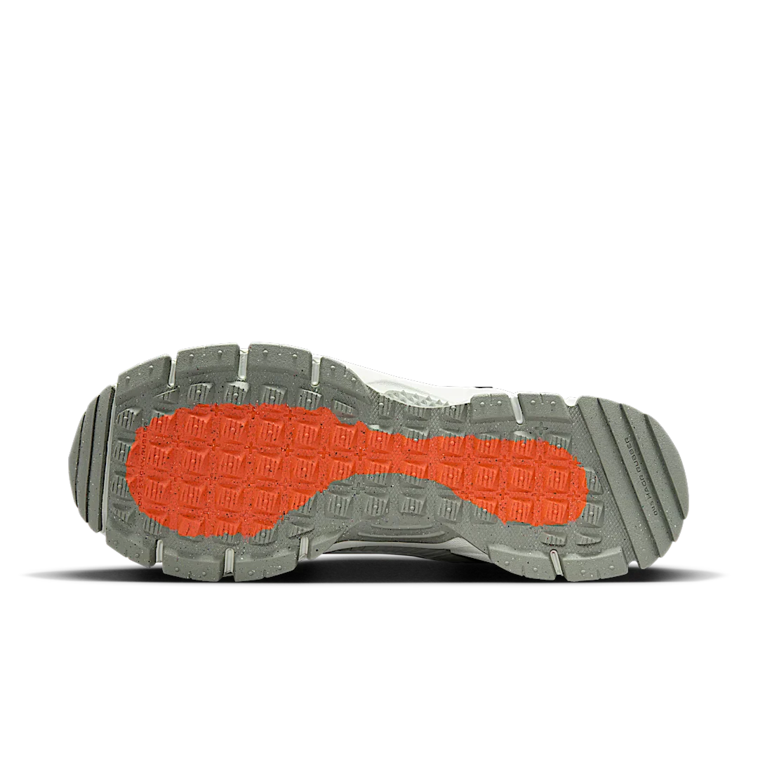 Nike Zoom Vomero 5 Roam Black Light Silver - Image 4
