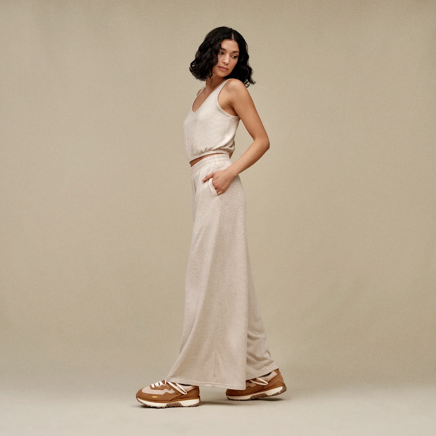 UGG RetroFi Low Chestnut - Image 6