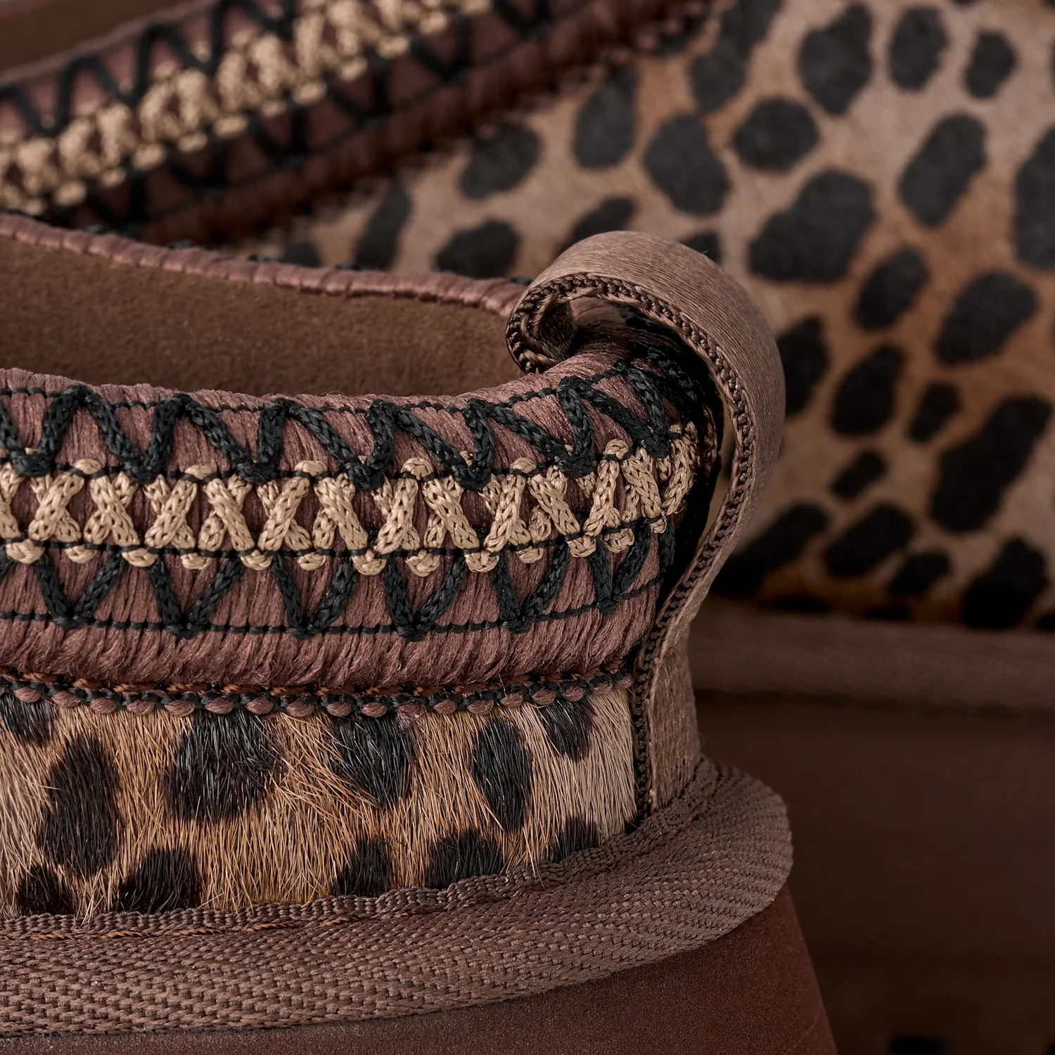 UGG Tazz Caspian Slipper Burnt Cedar - Image 5